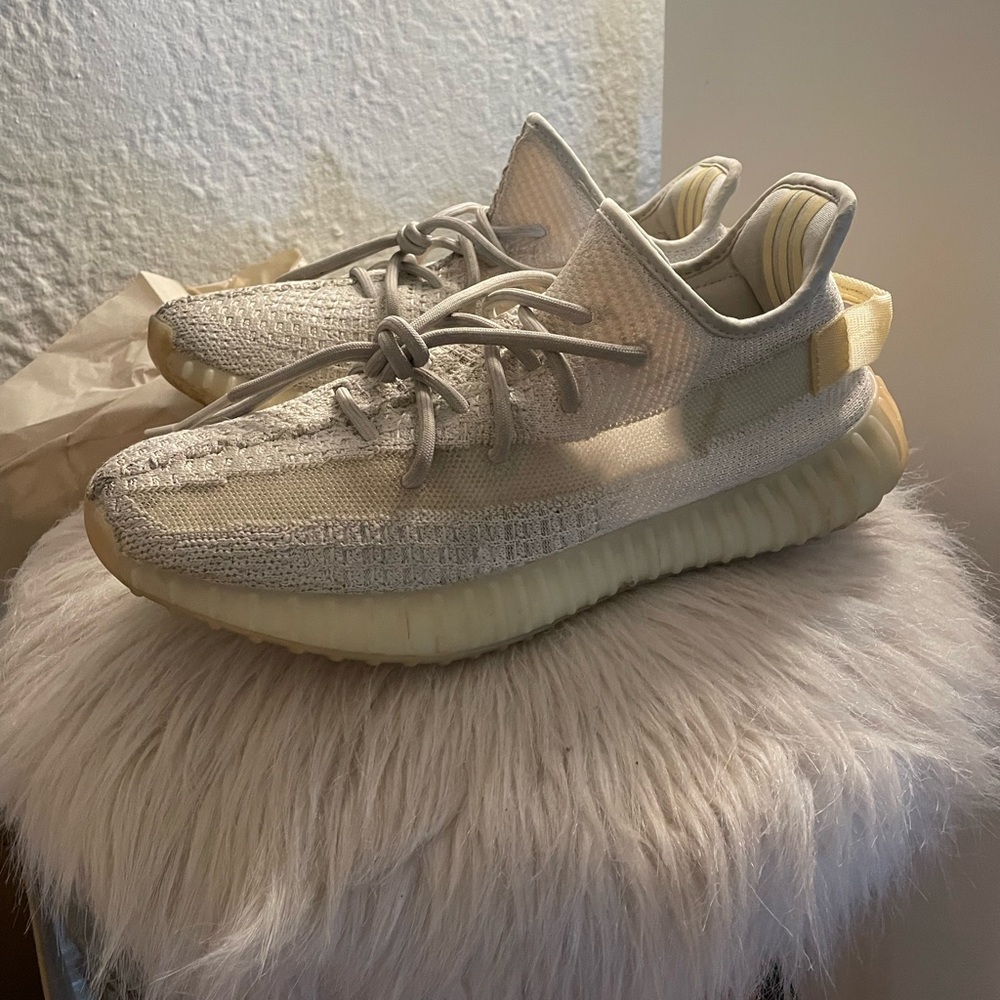 YEEZY BOOST 350 V2 LIGHT